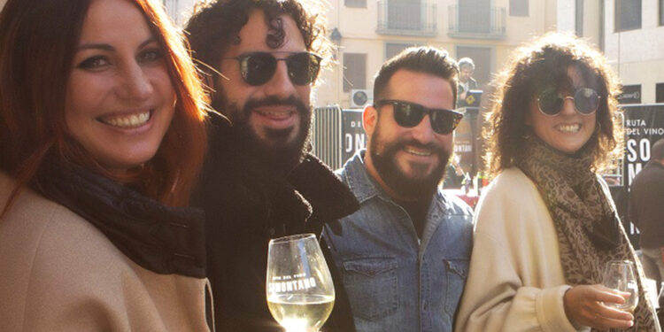 המקום שמתחת להרים: מסע קסום דרך אזור היין סומונטנו בספרד